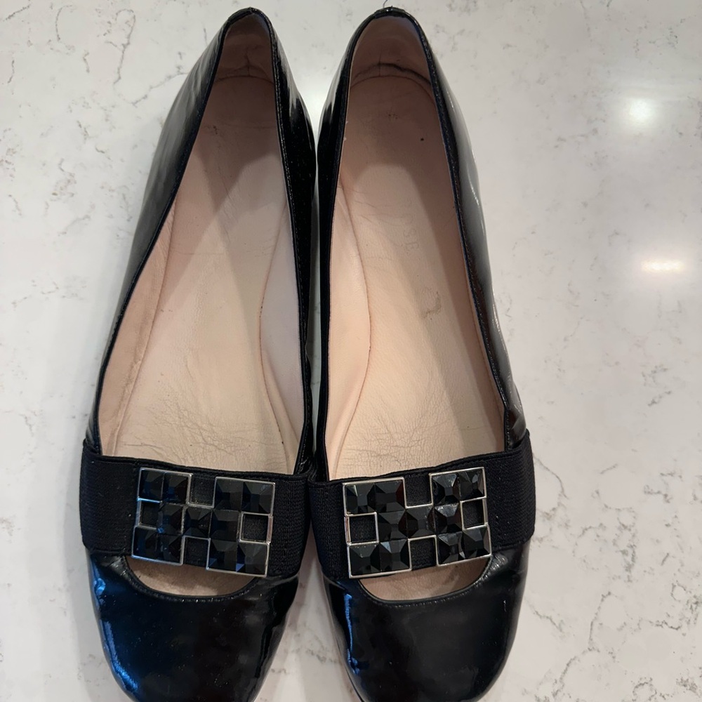 Taryn Rose black flats. Worn under 10 times. Great condition. Very comfortable.
